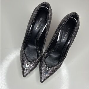 Diesel Women's Black Snakeskin Pumps